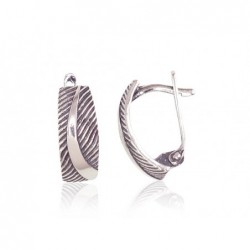 Sidabriniai auskarai ant cilindrinės spynos0