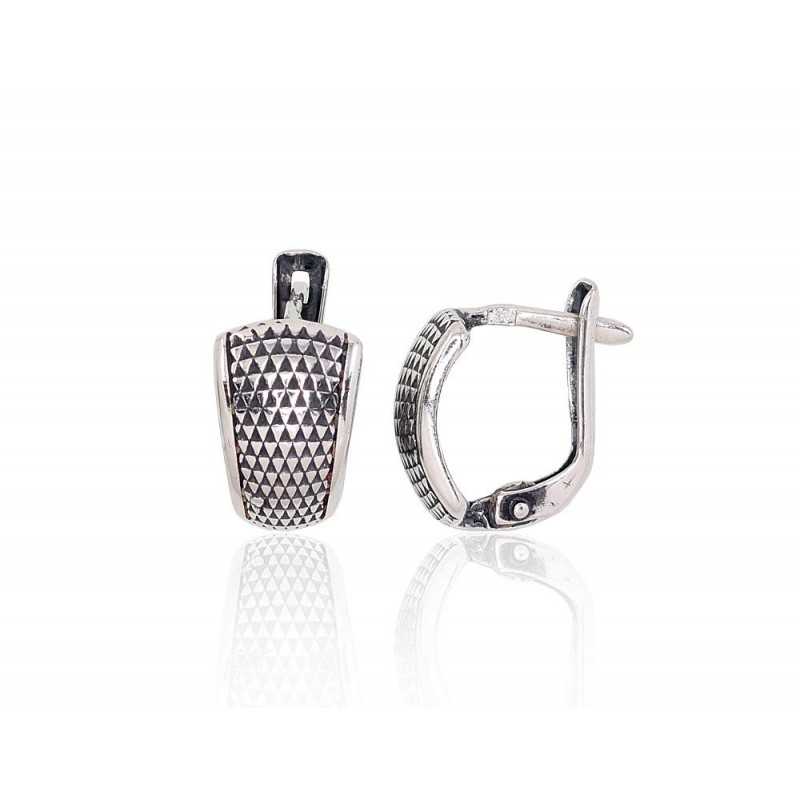 Sidabriniai auskarai ant cilindrinės spynos0