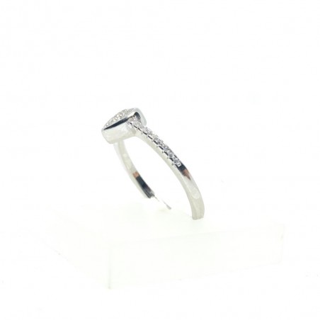 Sidabrinis sužadėtuvių žiedas. Praba: 925°, Metalas: Sidabras, Akmuo: Cirkonai