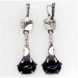 Sidabriniai auskarai ant cilindrinės spynos0