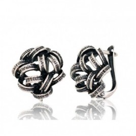 Sidabriniai auskarai ant cilindrinės spynos0