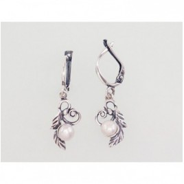 Sidabriniai auskarai ant cilindrinės spynos0