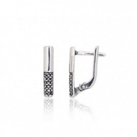 Sidabriniai auskarai ant cilindrinės spynos0