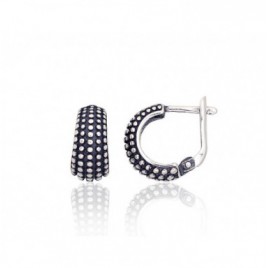 Sidabriniai auskarai ant cilindrinės spynos0