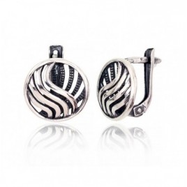 Sidabriniai auskarai ant cilindrinės spynos0