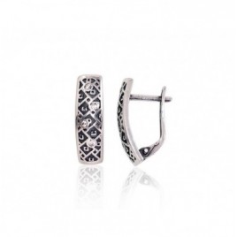 Sidabriniai auskarai ant cilindrinės spynos0