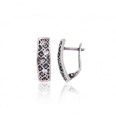 Sidabriniai auskarai ant cilindrinės spynos0