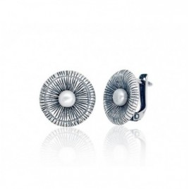 Sidabriniai auskarai ant cilindrinės spynos0