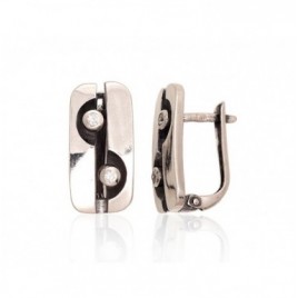 Sidabriniai auskarai ant cilindrinės spynos0