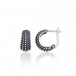 Sidabriniai auskarai ant cilindrinės spynos0