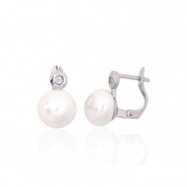 Sidabriniai auskarai ant cilindrinės spynos0