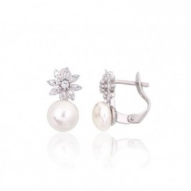 Sidabriniai auskarai ant cilindrinės spynos0