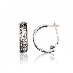 Sidabriniai auskarai ant cilindrinės spynos0