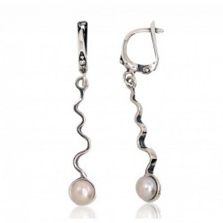 Sidabriniai auskarai ant cilindrinės spynos0