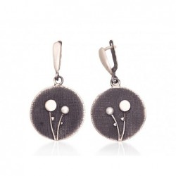 Sidabriniai auskarai ant cilindrinės spynos0