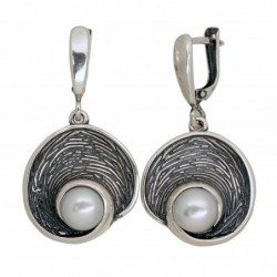 Sidabriniai auskarai ant cilindrinės spynos0