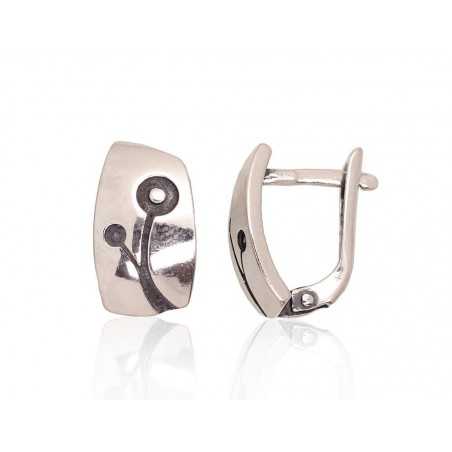 Sidabriniai auskarai ant cilindrinės spynos0